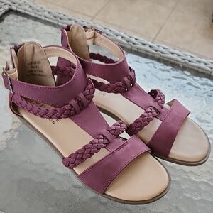 NWOT Journee Collection Braided T-Strap Sandals in Burgundy Sz 8.5